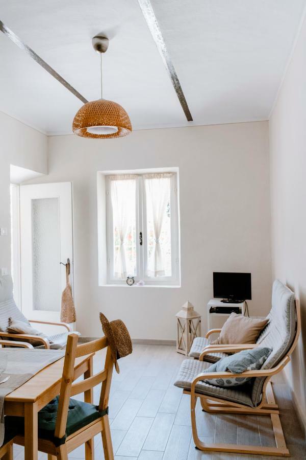 La Quiete Del Roero - Casa Vacanze Nel Verde Monticello d'Alba Bagian luar foto